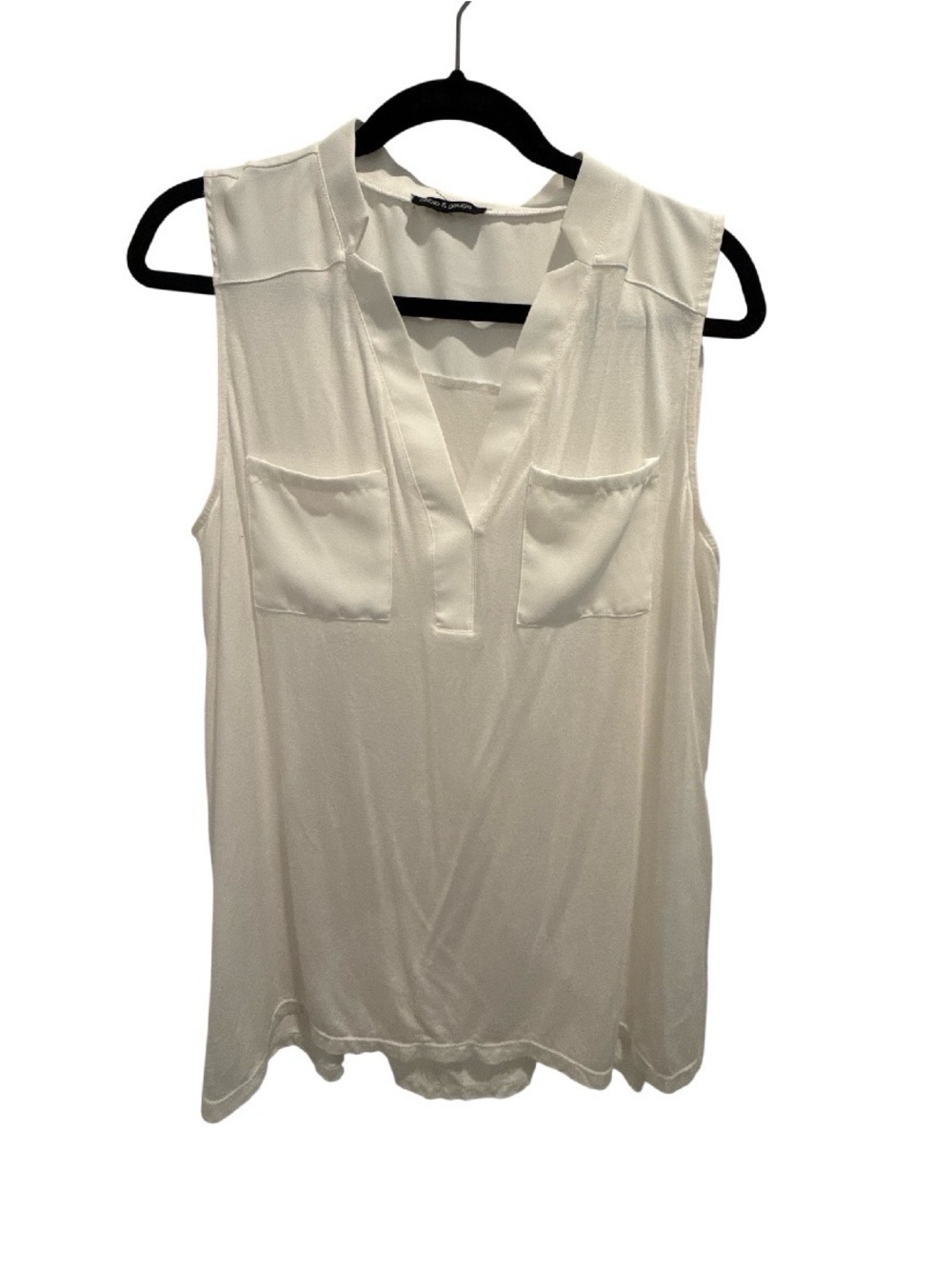 Cable & Gauge Sleeveless V-Neck Pocket Camisole in Cream